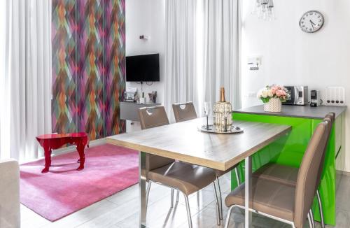 TV a/nebo společenská místnost v ubytování InLuce Apartment Top Class