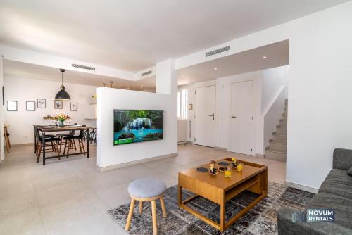 Top renovated penthouse in Los Naranjos