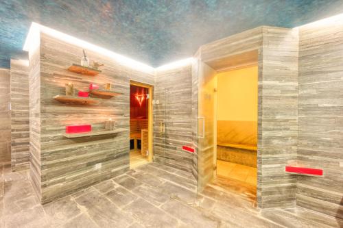 Kúpele alebo wellness v ubytovaní Hotel Arca Solebad & Spa