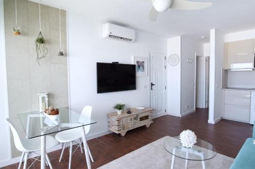 Apartment Portonovo La Paloma Amazing sea view & swimming pool-good wifi -free AC- private parking