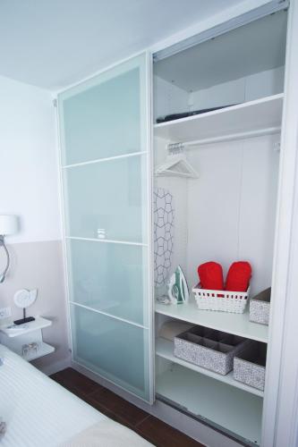 Apartment Portonovo La Paloma Amazing sea view & swimming pool-good wifi -free AC- private parking
