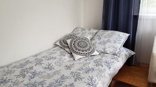 Apartament Tarnów-Mościce PRZY MOŚCIE 객실 침대