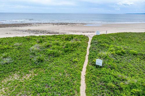 Gallery image of Charming Jacuzzi-Suite - Walk to Parsons Beach! in Kennebunk