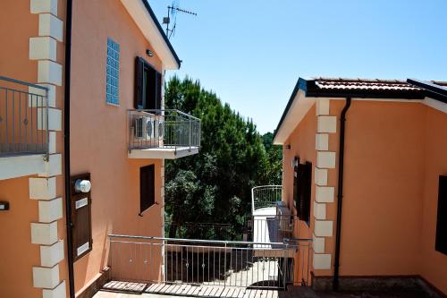 El edificio en el que está el departamento