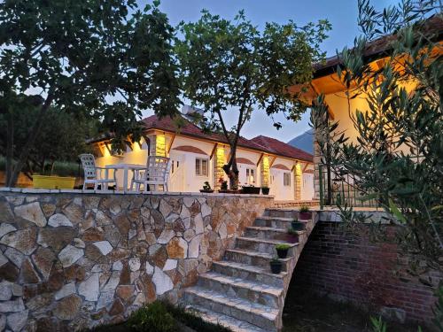 Gallery image of Guesthouse Lord Byron in Tepelenë