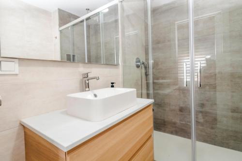 Ένα μπάνιο στο Expoholidays- Primera linea de playa Palmeral