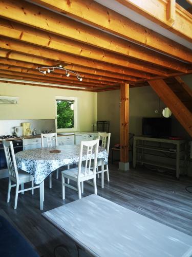 Photo de la galerie de l'établissement Gîte les hunières, à Fourneville