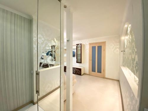 Fotografia z galérie ubytovania Beautiful 1-bedroom near Most City Center v destinácii Dnipro