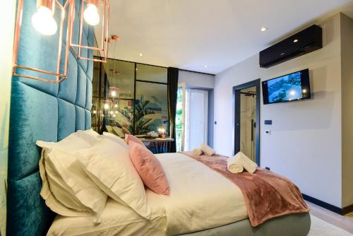 The Lion Rooms