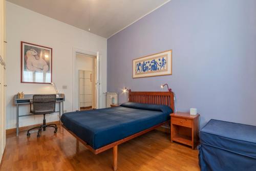 GuestHost - Roomy and Bright Apartment with Terrace