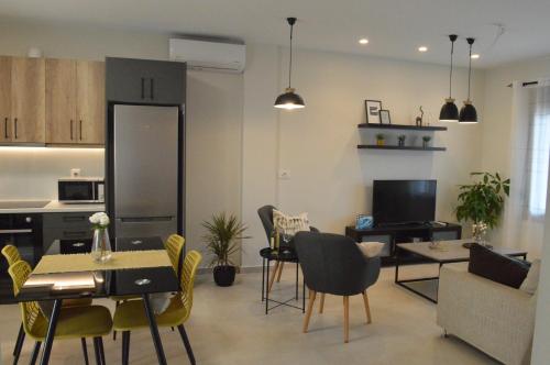 Leonidas House