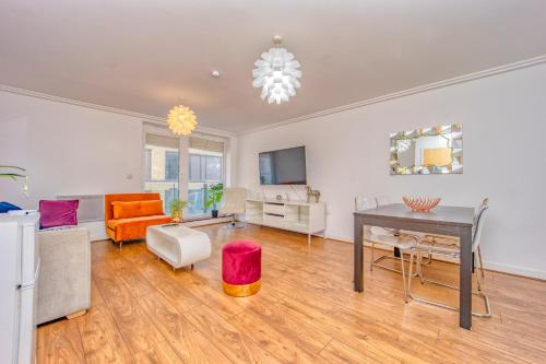 Modern three bedroom flat Near Brighton Station, Brighton and Hove, United Kingdom