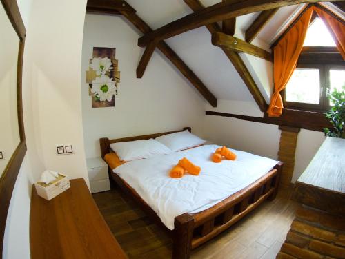 Voodi või voodid majutusasutuse Apartmánový dům 13 Podkroví 2 toas