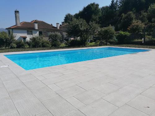 The swimming pool at or close to Quinta Vale do Nox