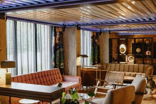Posezení v ubytování ONE66 Hotel