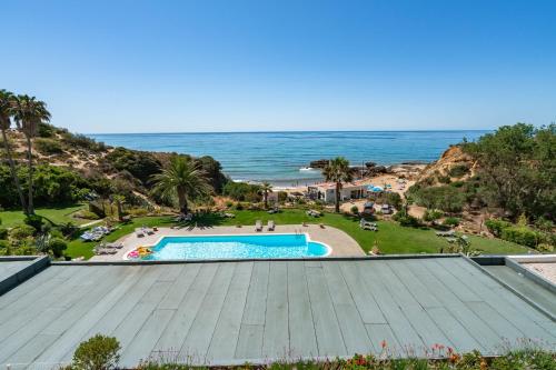 Aveiros by the Sea by Intiholidays