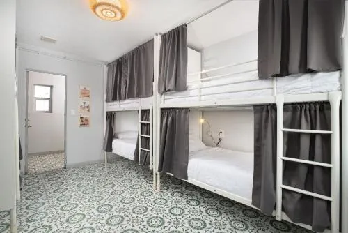 Bungalows Hostel in Enterprise