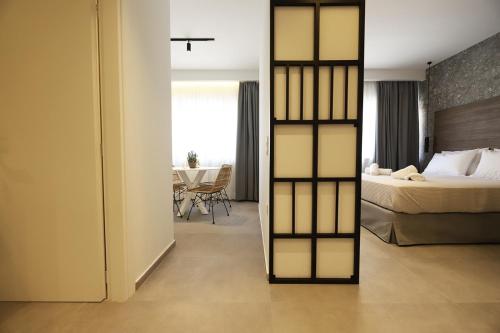 Luxury Apartment next to Acropolis with Jacuzzi K58
