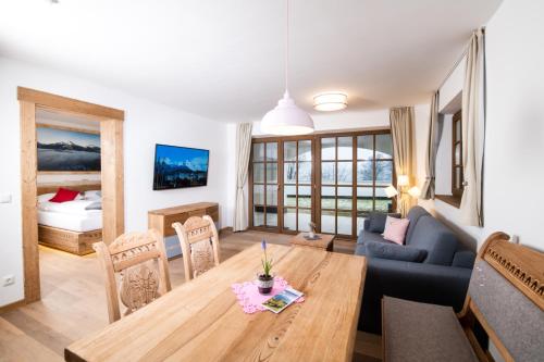 Ruang duduk di Alpenvilla Berchtesgaden Appartements