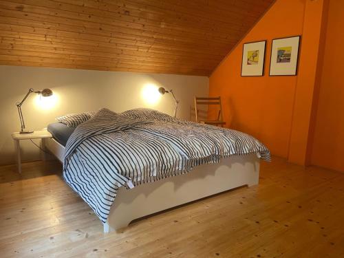 Giường trong phòng chung tại Cozy Holiday Home near Ski Area in Javorník