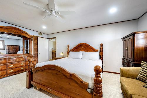 Llit o llits en una habitació de Anchors Away at North Shore