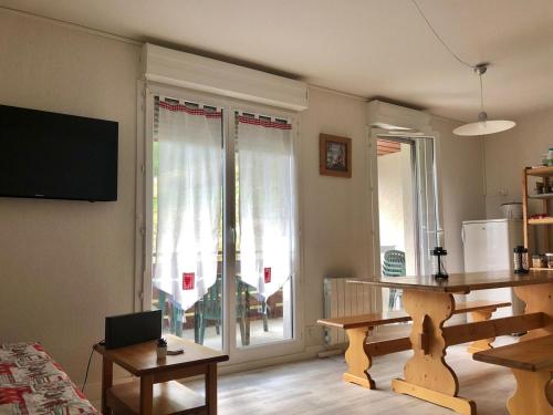 Μια τηλεόραση ή/και κέντρο ψυχαγωγίας στο aventure et famille