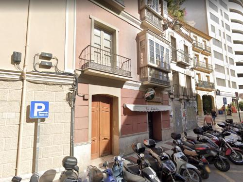 Holidays2Malaga Carreteria 97 Loft High Speed WIFI