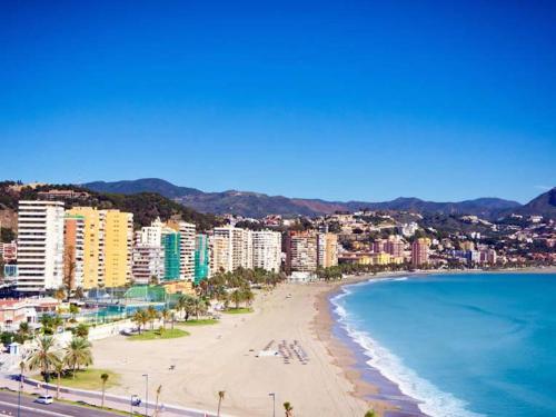 Holidays2Malaga Carreteria 97 Loft High Speed WIFI