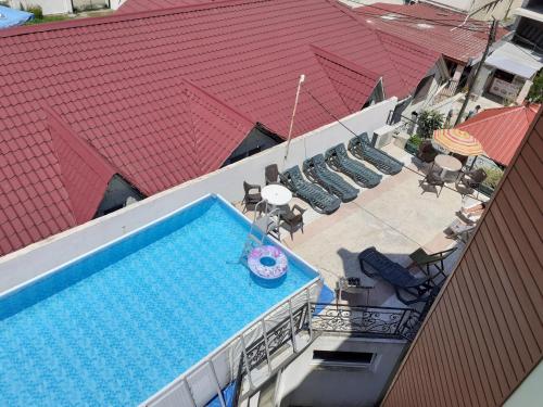 A view of the pool at Villa Ureki or nearby