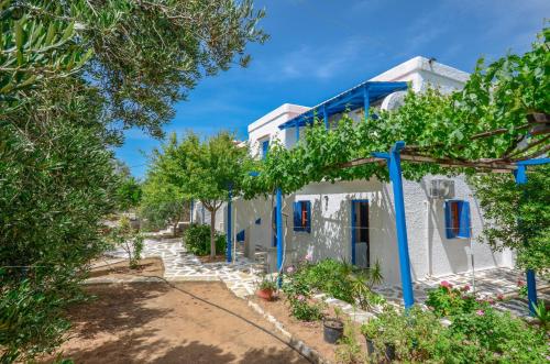 Galeriebild der Unterkunft Golden Beach Glyfada Apartments in Kastraki Naxos