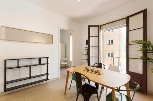 A bed or beds in a room at Stay U-nique Apartments Mistral