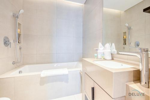 Gallery image of Captivating 1BR at The Address Residences in JBR by Deluxe Holiday Homes in Dubai