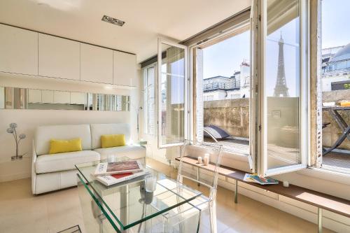 Designed Studio with AC-Terrasse Vue Tour Eiffel