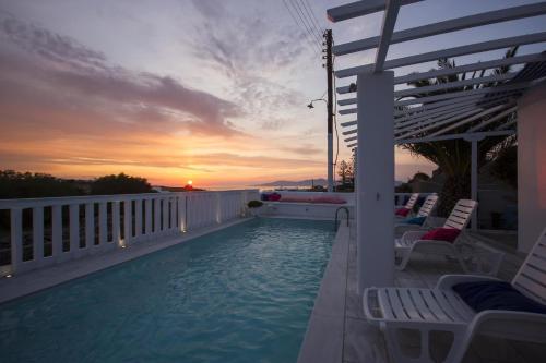 Dibellee Mykonos Studios