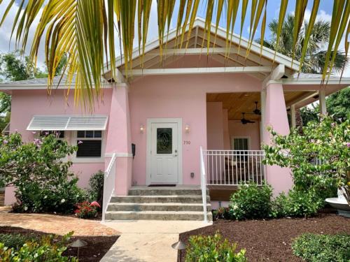 Picture Renting This Beautiful Palm Beach Oasis, West Palm Beach Villa 1856
