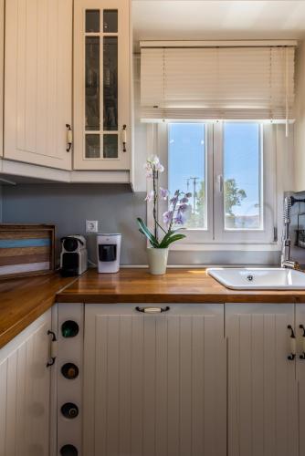 Gallery image of Milos Retreat Fusion in Zefiría