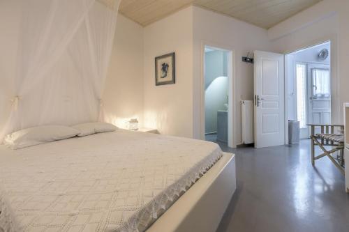Gallery image of Milos Retreat Fusion in Zefiría