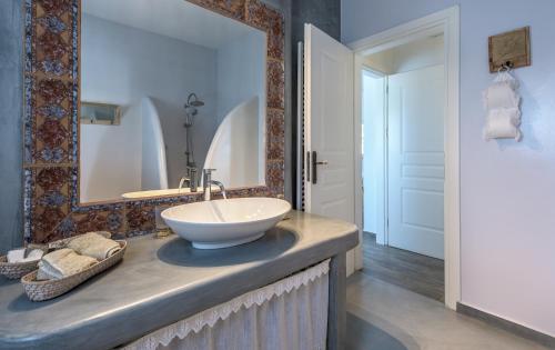 Gallery image of Milos Retreat Fusion in Zefiría