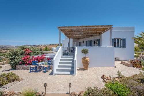Gallery image of Milos Retreat Fusion in Zefiría