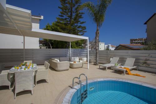The Ultimate Guide to Renting Your Luxury 4 Bedroom Villa near the Beach, Protaras Villa 1527