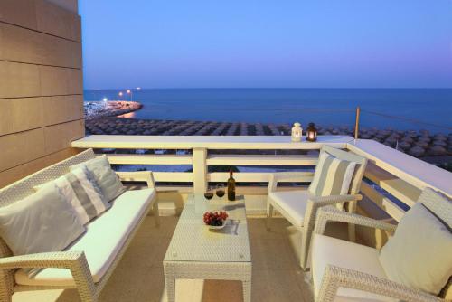 You Will Love This Luxury Apartment with Stunning Sea Views, Larnaca Apartment 1384