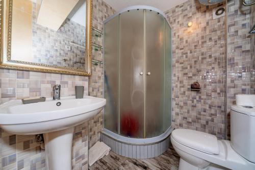 Ένα μπάνιο στο Apartmani LIRA