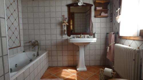 LA POSADA DEL ISABENA
