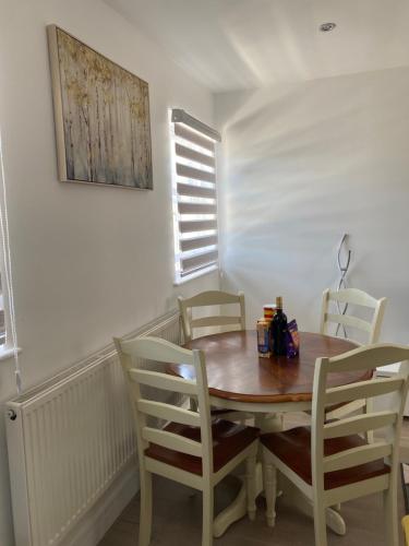 Gambar di galeri bagi Apartment No 8 - Stay in style in the heart of the Cathedral City. di Truro