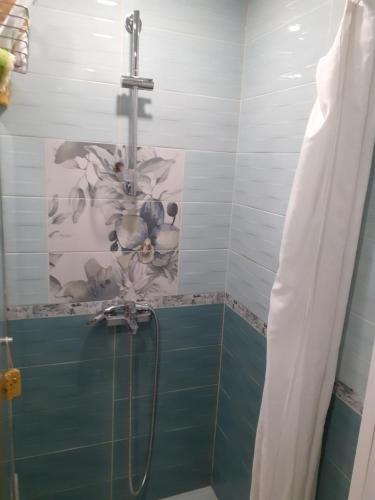 Ένα μπάνιο στο Cosy flat close to the center
