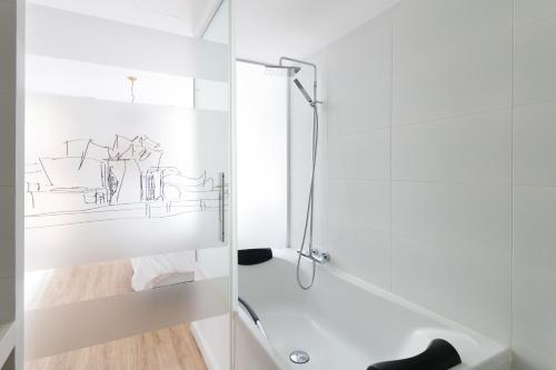 Bagno di Bilbao Art Lodge Staynnapartments