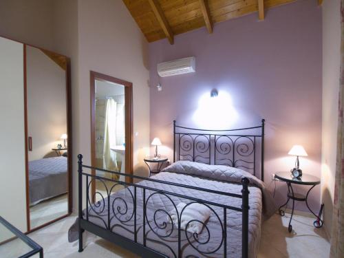 Postel nebo postele na pokoji v ubytování Villa Fiscardo View Fiscardo Kefalonia