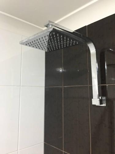 Ένα μπάνιο στο Bundys Best! Modern Luxury in the heart of town