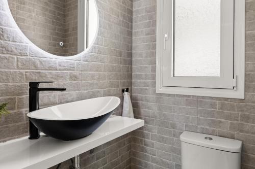 BillyMare central Glyfada apartment