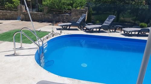 Πισίνα στο ή κοντά στο Guest House Lŭgŭt